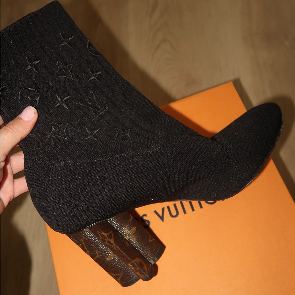 Silhouette Ankle Boo